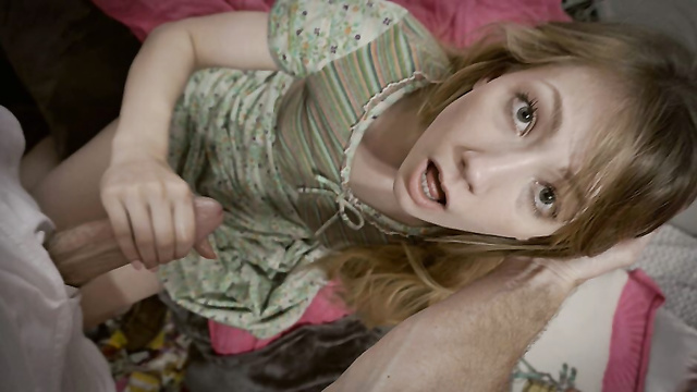 Незабываемые оргазмы девушки в честь своего Дня рождения