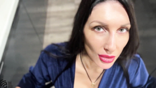 Зрелая мамка соблазнила любовника на секс